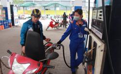 Giá xăng giảm mạnh, về mốc hơn 20.000 đồng/lít