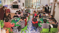 Canh cánh nỗi lo bữa ăn bán trú