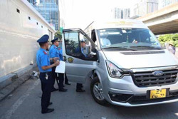 Thu hồi gần 40.000 phù hiệu xe vi phạm tốc độ