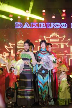 Nối dài hành trình di sản áo dài