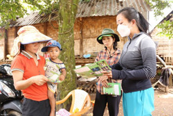 Tăng cường thông tin, khuyến cáo người dân thực hiện các biện pháp phòng, chống dịch và dự phòng cá nhân