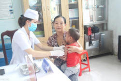 Phấn đấu đạt tỷ lệ tiêm chủng cho trẻ em dưới 1 tuổi trên 95% trong năm 2023,