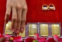 Giá vàng hôm nay 2-2: Tăng dữ dội dù Mỹ tăng thêm lãi suất