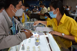 Giá vàng hôm nay 21-2: Đi xuống do yếu tố nào?