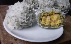 Thèm miếng bánh khúc nóng hổi của mẹ