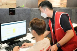 Nóng thi chứng chỉ ngoại ngữ quốc tế