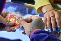 Giá vàng hôm nay 1-3: Biến động dữ dội