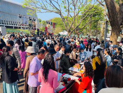 “Gieo chữ” thư pháp mùa Lễ hội