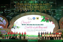 Nhà nông đua tài tại Lễ hội cà phê: Phần thưởng cao nhất thuộc về đội Sơn La