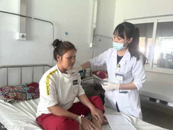 Bệnh viện Đa khoa Vùng Tây Nguyên mổ cắt thành công bướu giáp có kích thước lớn, hiếm gặp