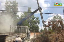 Trường Xuân: 1 người bị điện giật tử vong khi di chuyển trụ cáp quang