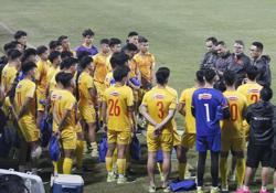 HLV Troussier công bố danh sách tập trung tuyển Việt Nam