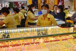 Giá vàng hôm nay 6-3: Đến lượt vàng SJC giảm giá mạnh