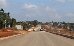 Thủ tướng Chính phủ chỉ đạo đẩy nhanh tiến độ giải phóng mặt bằng các dự án cao tốc