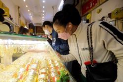 Giá vàng hôm nay 10-4: Vàng SJC, vàng nhẫn đồng loạt giảm mạnh