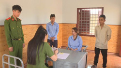 Triệt phá đường dây mua bán hàng chục cô gái phục vụ quán Karaoke