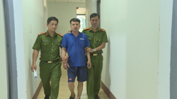 Bắt giữ người đàn ông đánh chết người