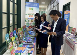 Lựa chọn sách giáo khoa mới: Tôn trọng đề xuất từ các nhà trường