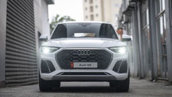 Audi Q5 có cửa sổ trời không?