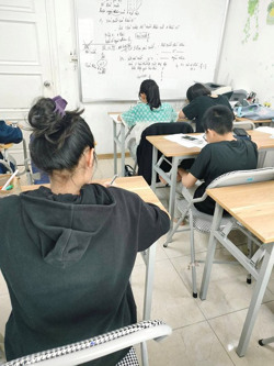 Lành mạnh hóa dạy thêm, học thêm