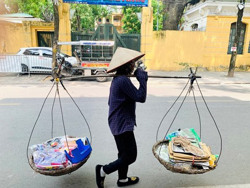 Ngày 20/4, nắng nóng, oi bức bao trùm Bắc Bộ, Trung Bộ