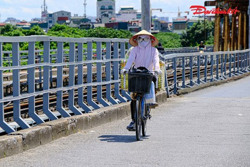 Ngày 22/4, đỉnh điểm của đợt nắng nóng gay gắt, nhiều nơi trên 40 độ