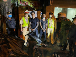 CSGT bắt giữ trong đêm 2 đối tượng nghi tàng trữ chất cấm