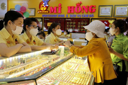 Giá vàng hôm nay 24-4: SJC bán ra 67,05 triệu đồng/lượng