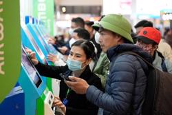 Băn khoăn tăng trần giá vé máy bay