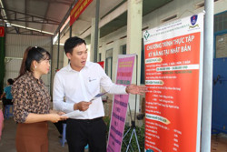 Phiên giao dịch việc làm tại huyện Ea Súp thu hút gần 200 lao động tham gia