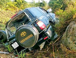 Ô tô con lao xuống rẫy mía: Lái xe tử vong tại chỗ