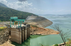 Đề nghị thủy điện bảo đảm nguồn nước chuẩn bị sản xuất hàng ngàn héc-ta lúa