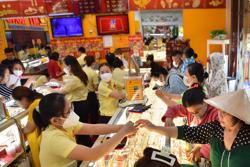 Giá vàng hôm nay 19-5: Giảm sâu khi USD còn tăng giá