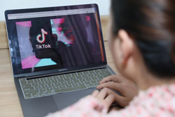 Rà soát việc quản lý dùng mạng xã hội