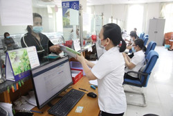 Hỗ trợ người lao động vay tín dụng lãi suất thấp: Sẽ hạn chế rút bảo hiểm một lần