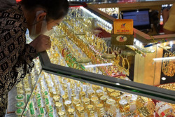 Giá vàng hôm nay 24-5: Biến động rất mạnh!