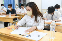 Vào đại học bằng học bạ: Điểm thấp, chất lượng đào tạo thế nào?