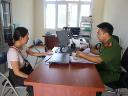 Phân cấp đăng ký xe mô tô về các xã: Vẫn còn những vướng mắc