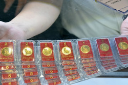 Giá vàng hôm nay 6-5: Lao xuống