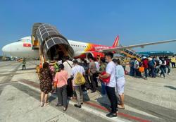 Hãng hàng không kiến nghị bỏ giá trần vé máy bay, Bộ Tài chính lên tiếng