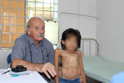 Trong 2 ngày 11 và 12/5: Khám sàng lọc miễn phí dị tật vận động cho trẻ em