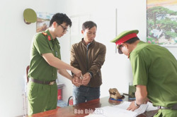 Bắt tạm giam đối tượng dùng tuýp sắt đánh người khác trọng thương