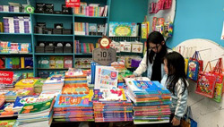 Sách giáo khoa mới lớp 4, 8, 11 tăng giá thế nào?