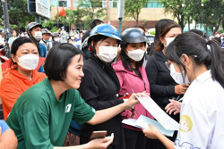 Ra đề thi mở nhưng đừng tùy hứng!