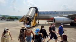 Bộ GTVT đề xuất tăng trần giá vé máy bay, Bộ Tài chính nói gì?