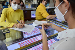 Giá vàng hôm nay 22-6: Tiếp tục đi xuống