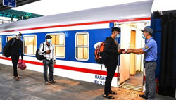 Đường sắt giảm giá vé cho học sinh thi THPT