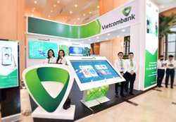 Vì sao Vietcombank điều chỉnh phí dịch vụ thẻ?