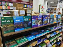 SGK lớp 4, 8, 11 được chuyển tới các địa phương trong tháng 7