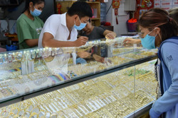 Giá vàng hôm nay 29-6: Vàng nhẫn 24K rớt giá mạnh